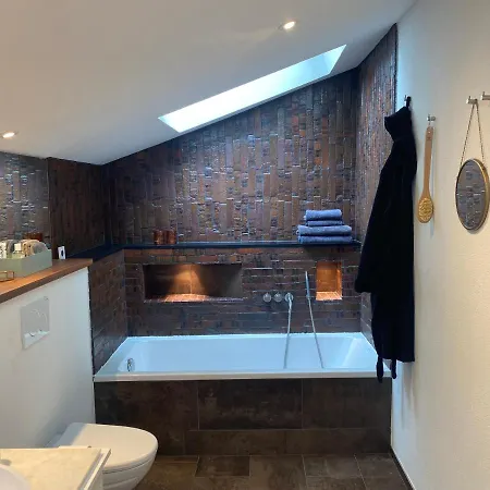 Daire - Beautifully Renovated Luxus *