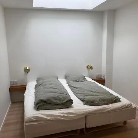 - Beautifully Renovated Luxus Apartment
