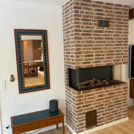 - Beautifully Renovated Luxus Apartment *